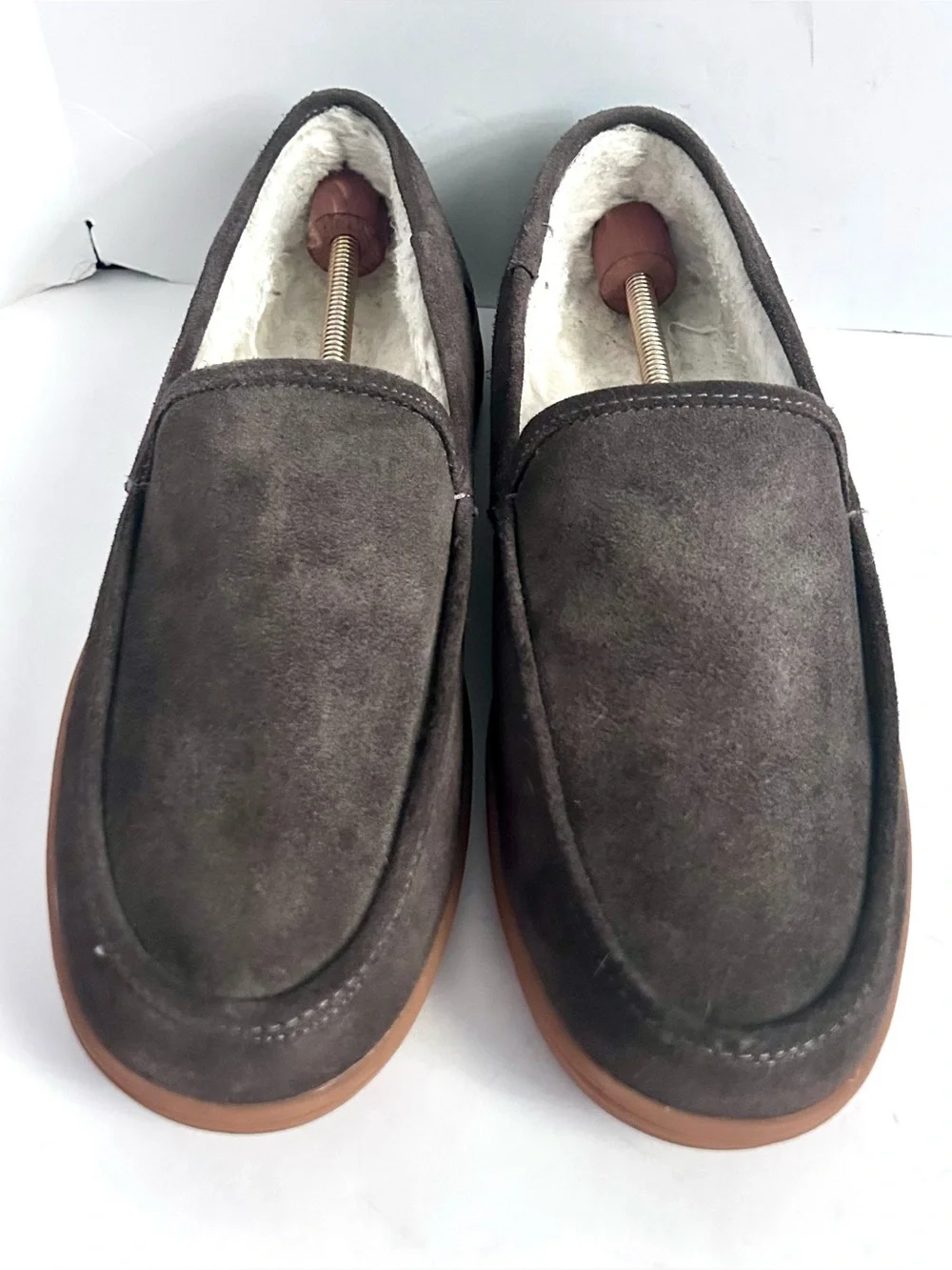 Vionic Gustavo Men’s 10.5 Orthotic Suede Slipper Gray Gum Sole
